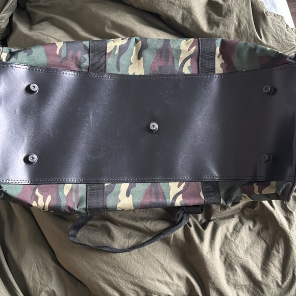Bovano USA Camo Print Duffle Bag - Picture 6 of 6